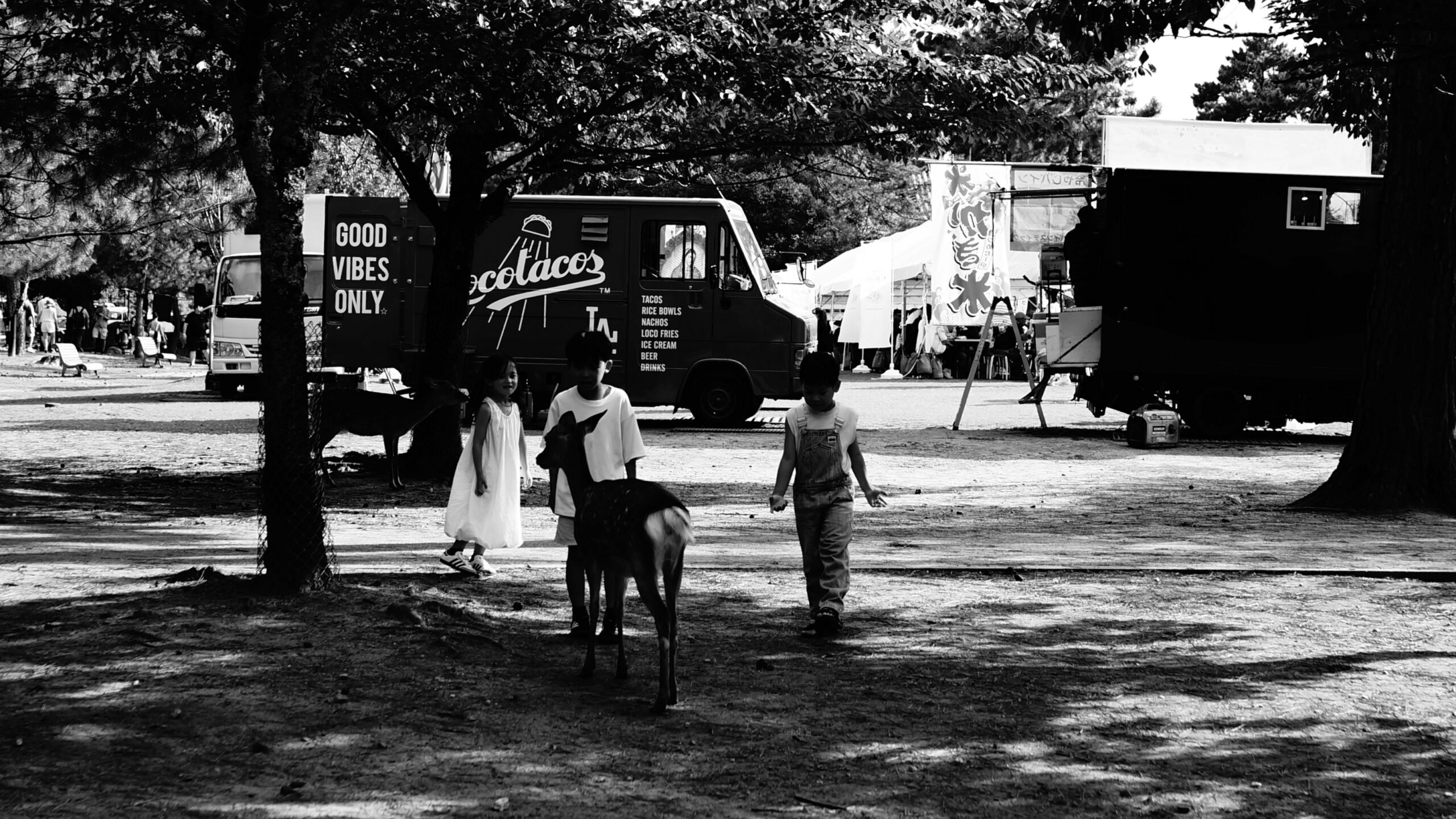 Kinder mit Reh, Nara